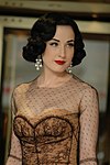 https://upload.wikimedia.org/wikipedia/commons/thumb/6/6f/Dita_Von_Teese_at_Cannes_2007.jpg/100px-Dita_Von_Teese_at_Cannes_2007.jpg